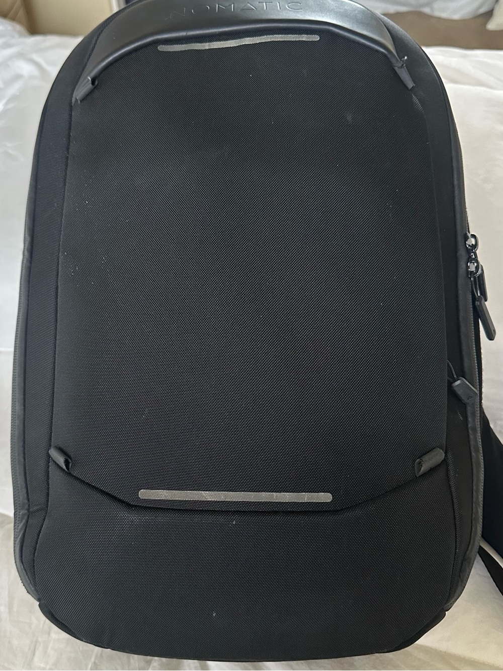 Nomatic Navigator 15-21L Backpack